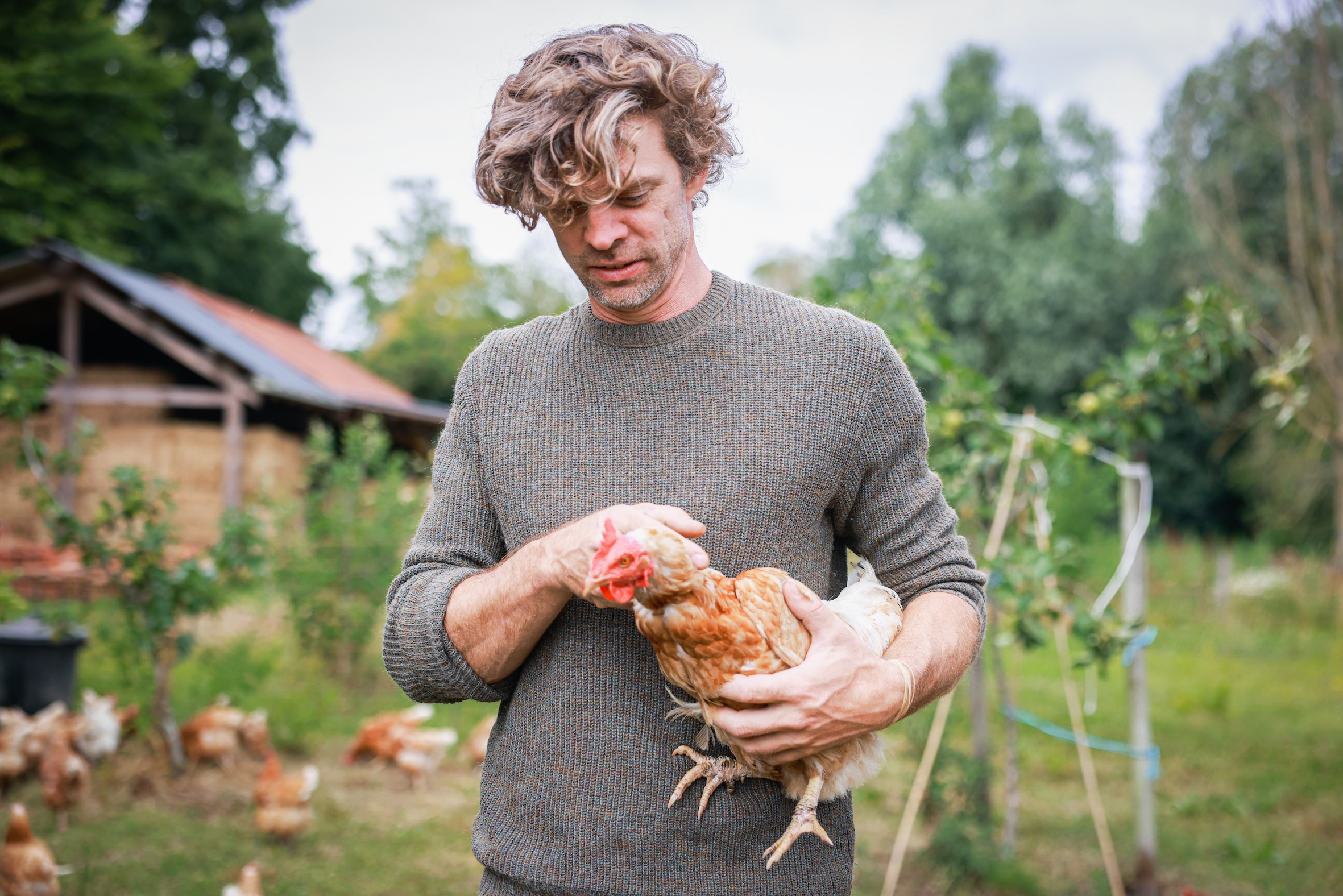 Pepijn met een kip