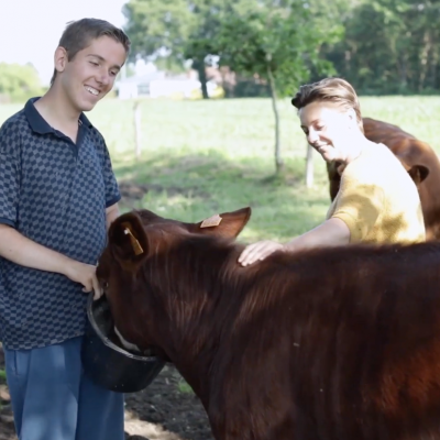 Boerin Bie op haar zorgboerderij